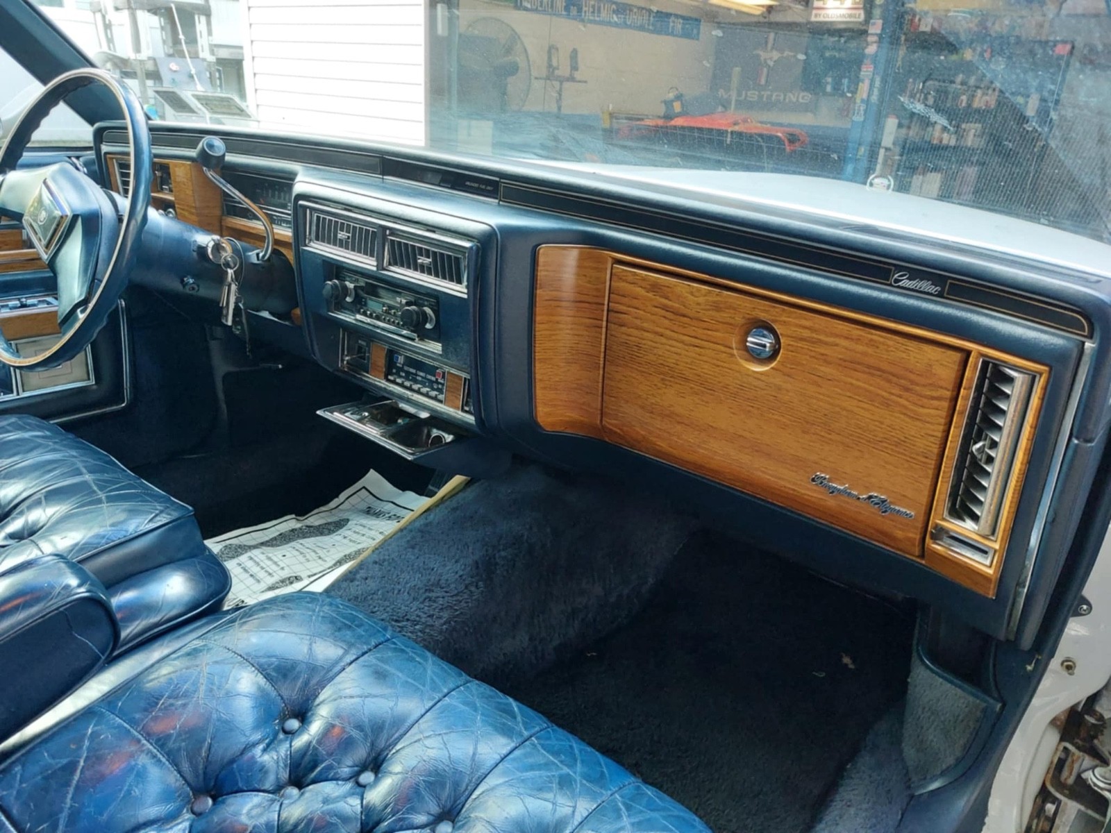 Cadillac-Fleetwood-1981-Sedan-12