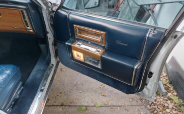 Cadillac-Fleetwood-1981-Sedan-13