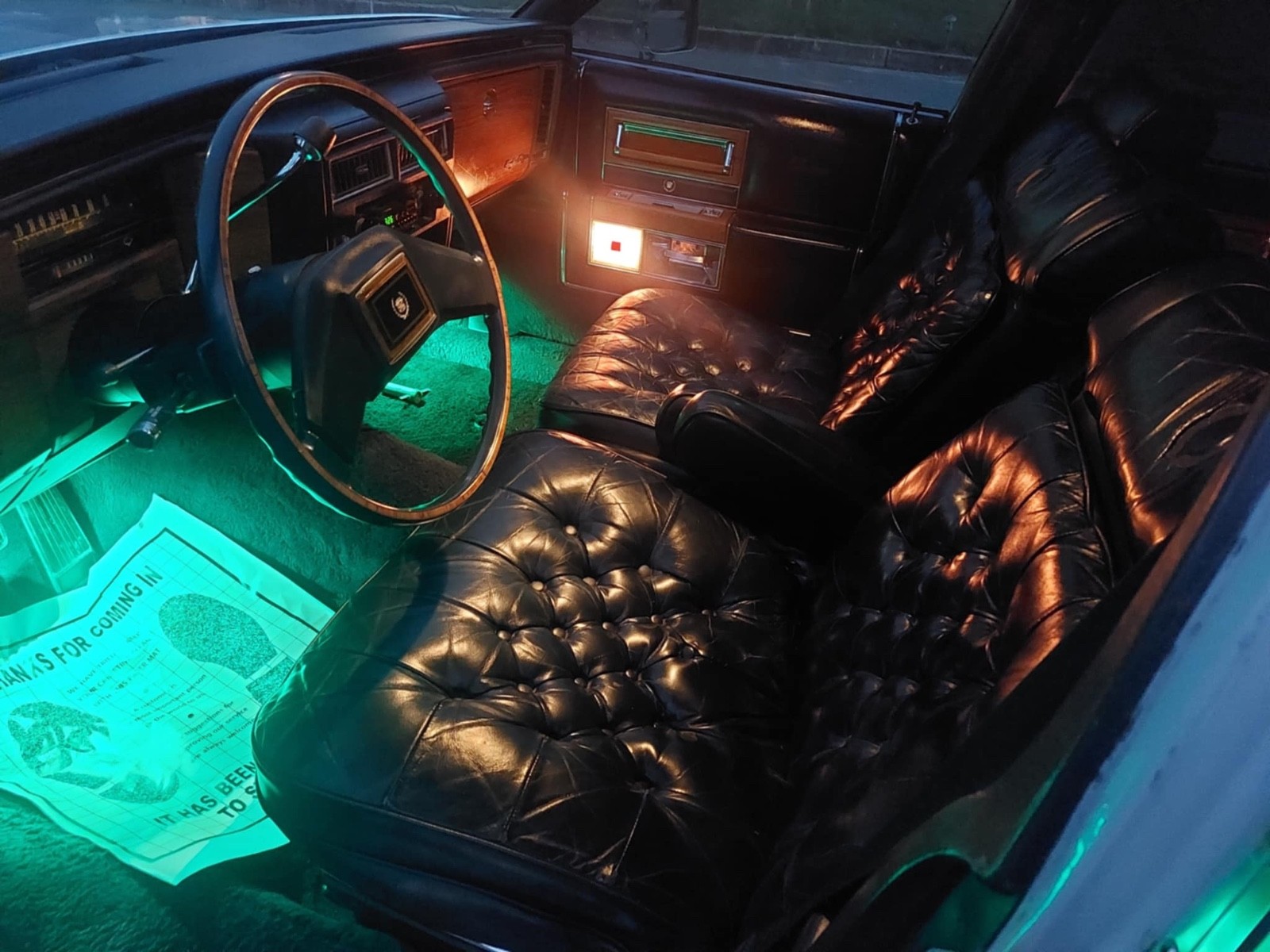 Cadillac-Fleetwood-1981-Sedan-16