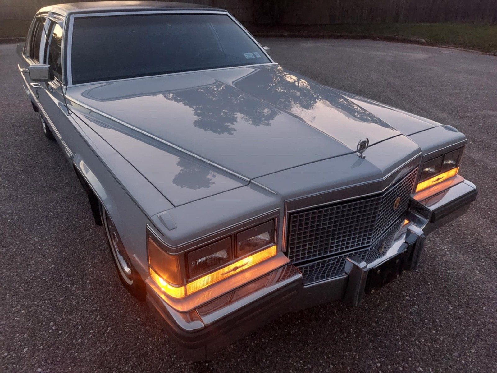 Cadillac-Fleetwood-1981-Sedan-19