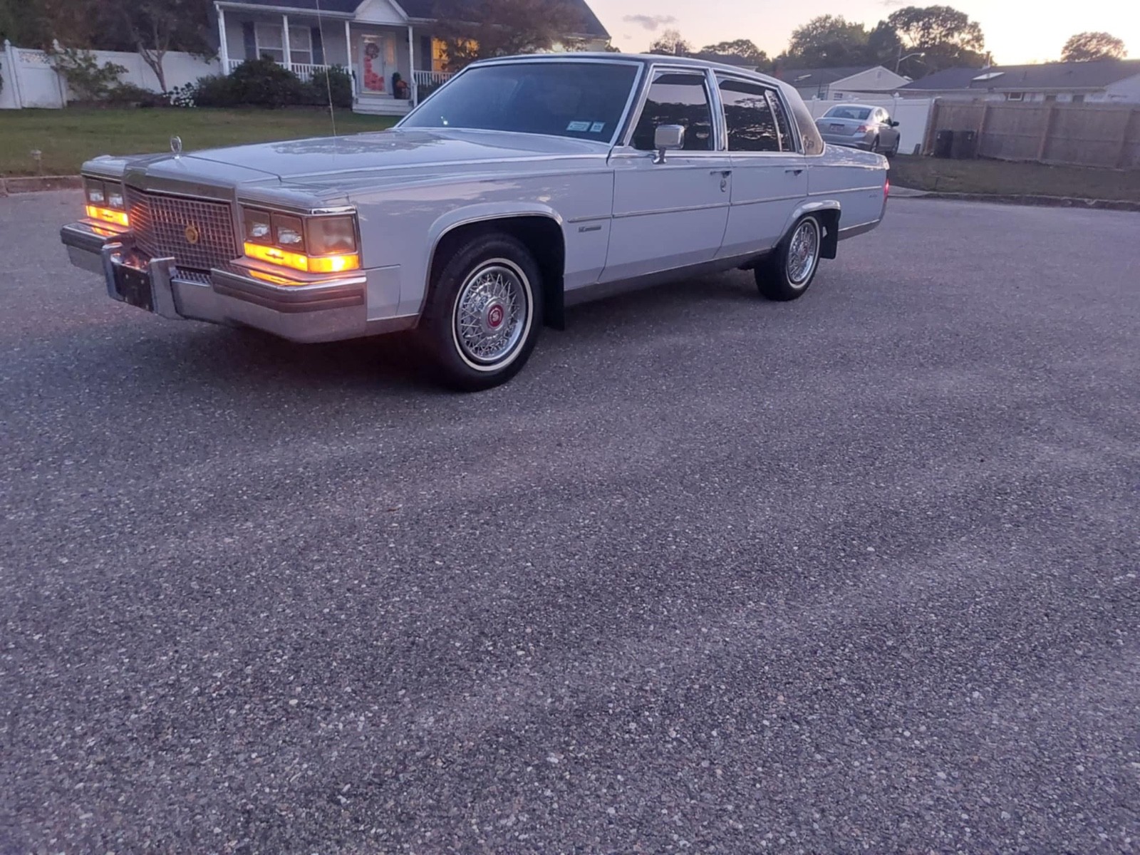 Cadillac-Fleetwood-1981-Sedan-2