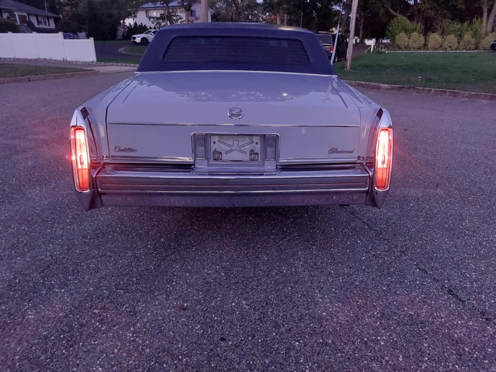 Cadillac-Fleetwood-1981-Sedan-4