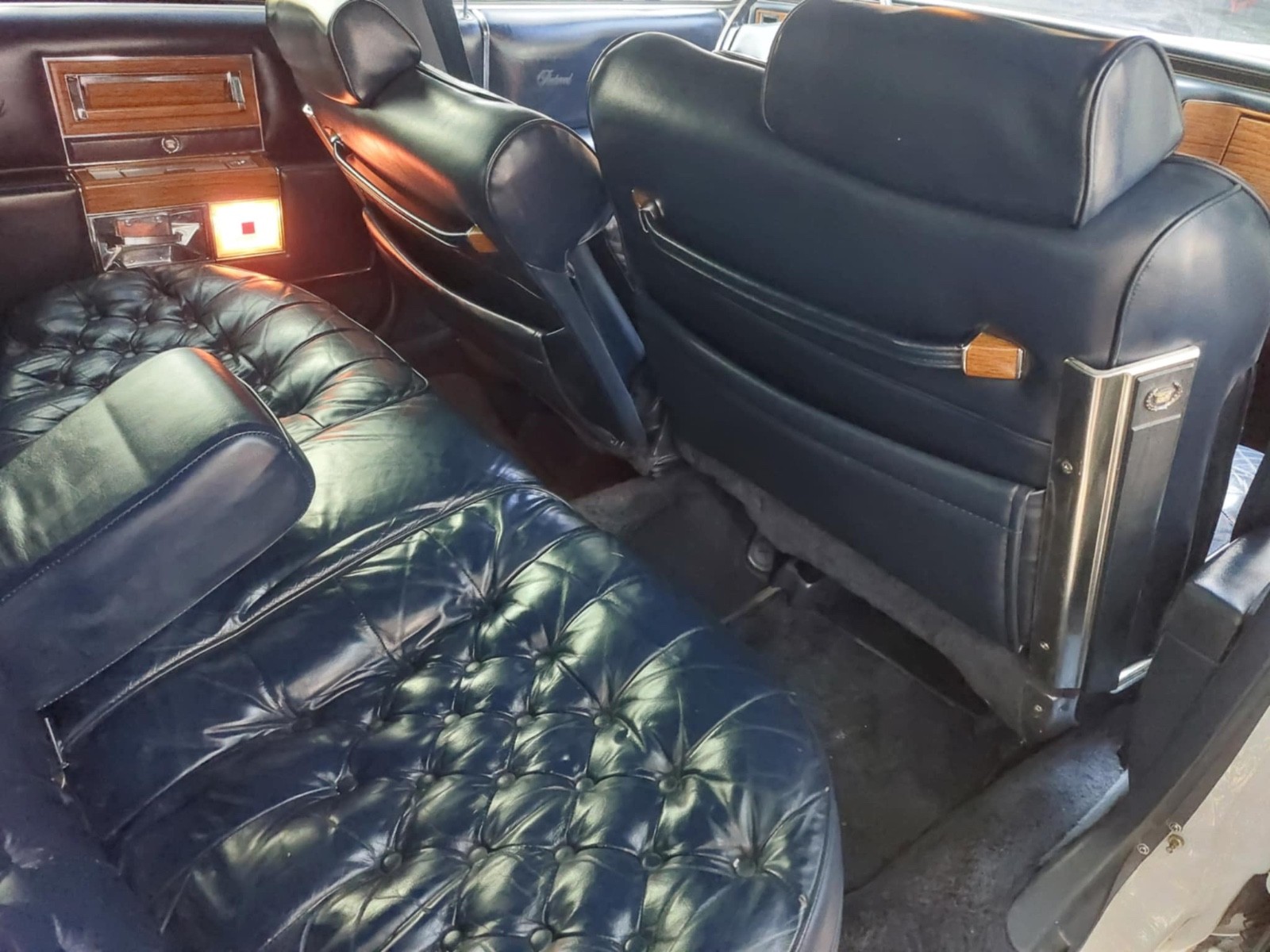 Cadillac-Fleetwood-1981-Sedan-9