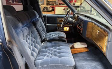 Cadillac-Fleetwood-1983-Sedan-12