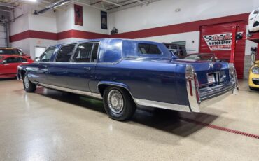 Cadillac-Fleetwood-1983-Sedan-2