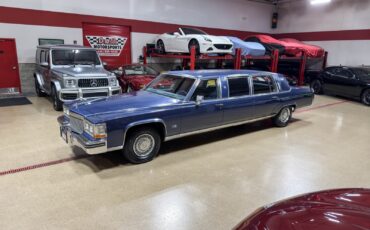 Cadillac-Fleetwood-1983-Sedan-33