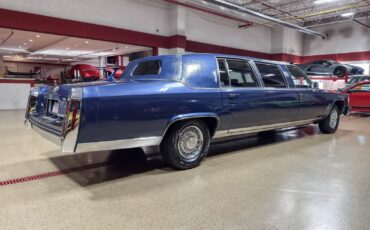 Cadillac-Fleetwood-1983-Sedan-4