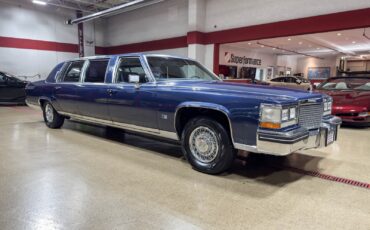 Cadillac-Fleetwood-1983-Sedan-6