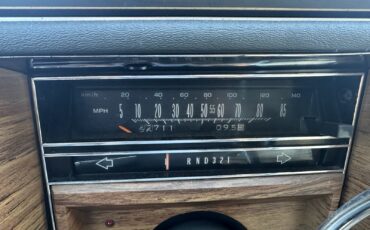Cadillac-Fleetwood-1984-21