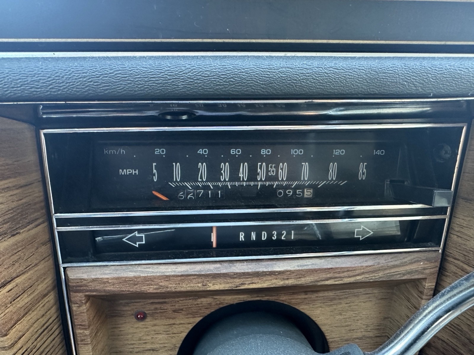 Cadillac-Fleetwood-1984-21