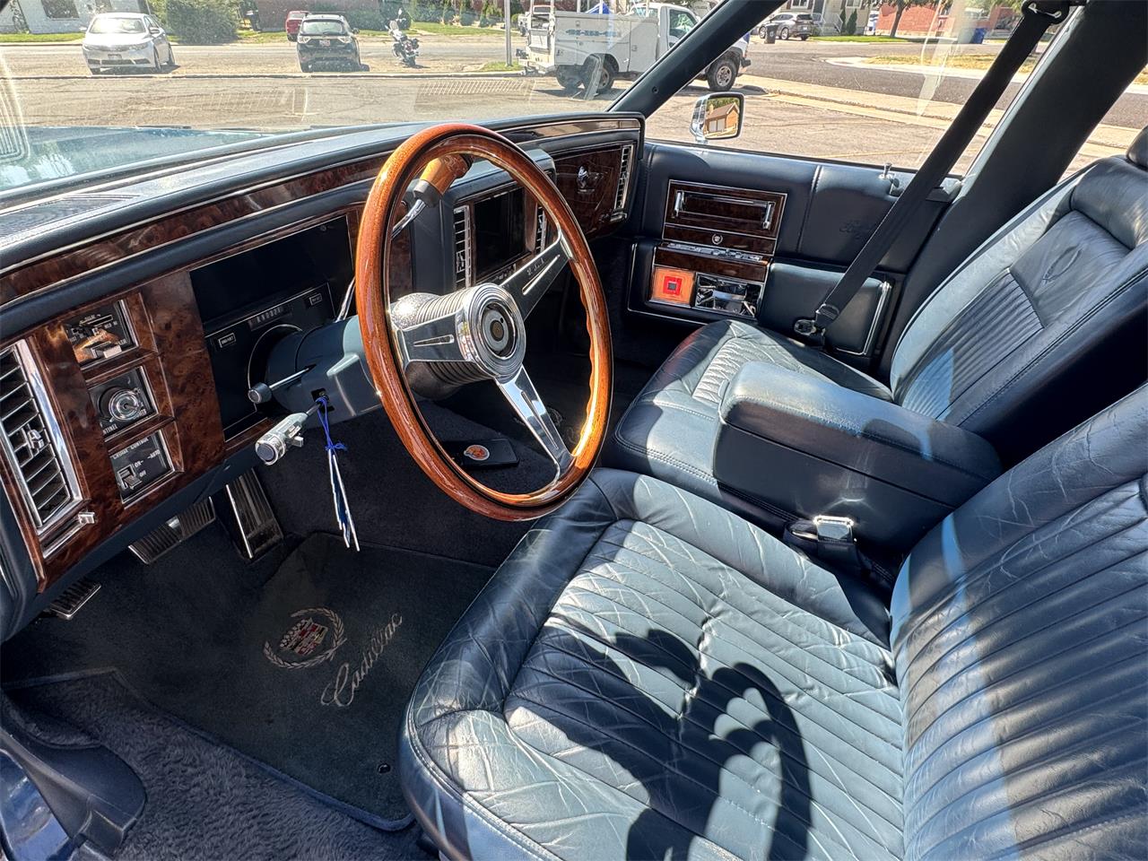 Cadillac-Fleetwood-brougham-1990-Blue-Blue-12