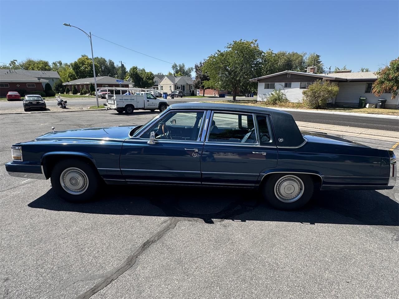 Cadillac-Fleetwood-brougham-1990-Blue-Blue-14