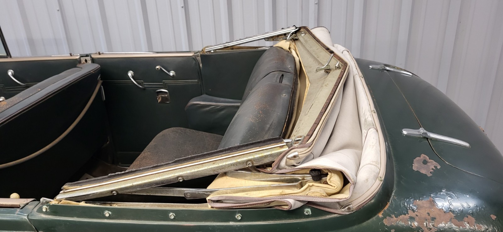 Cadillac-LA-SALLE-1940-Convertible-5