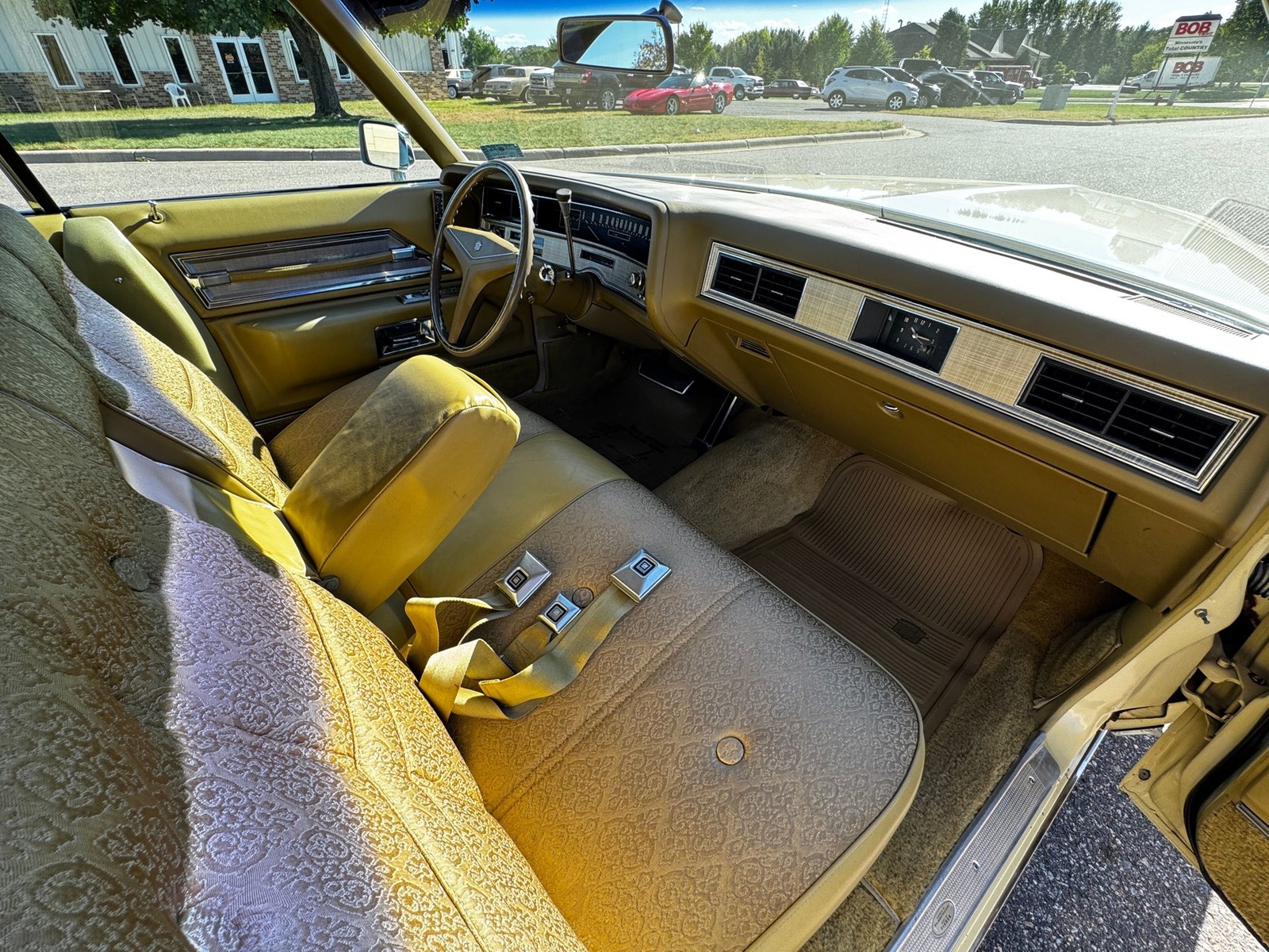 Cadillac-Sedan-DeVille-1971-Sedan-13