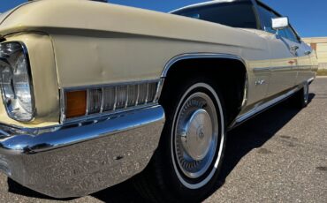Cadillac-Sedan-DeVille-1971-Sedan-20