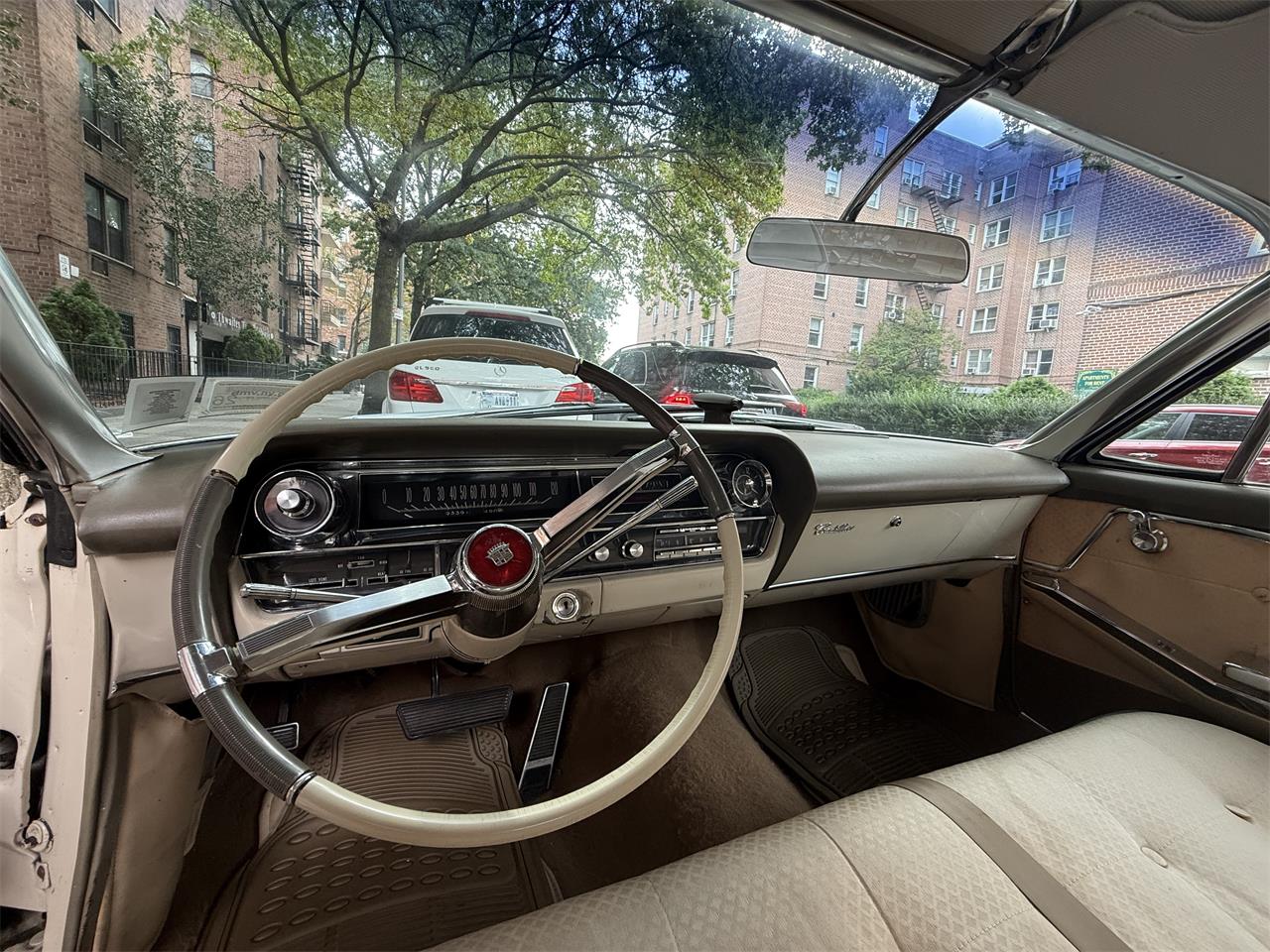 Cadillac-Sedan-deville-1963-Beige-Beige-10