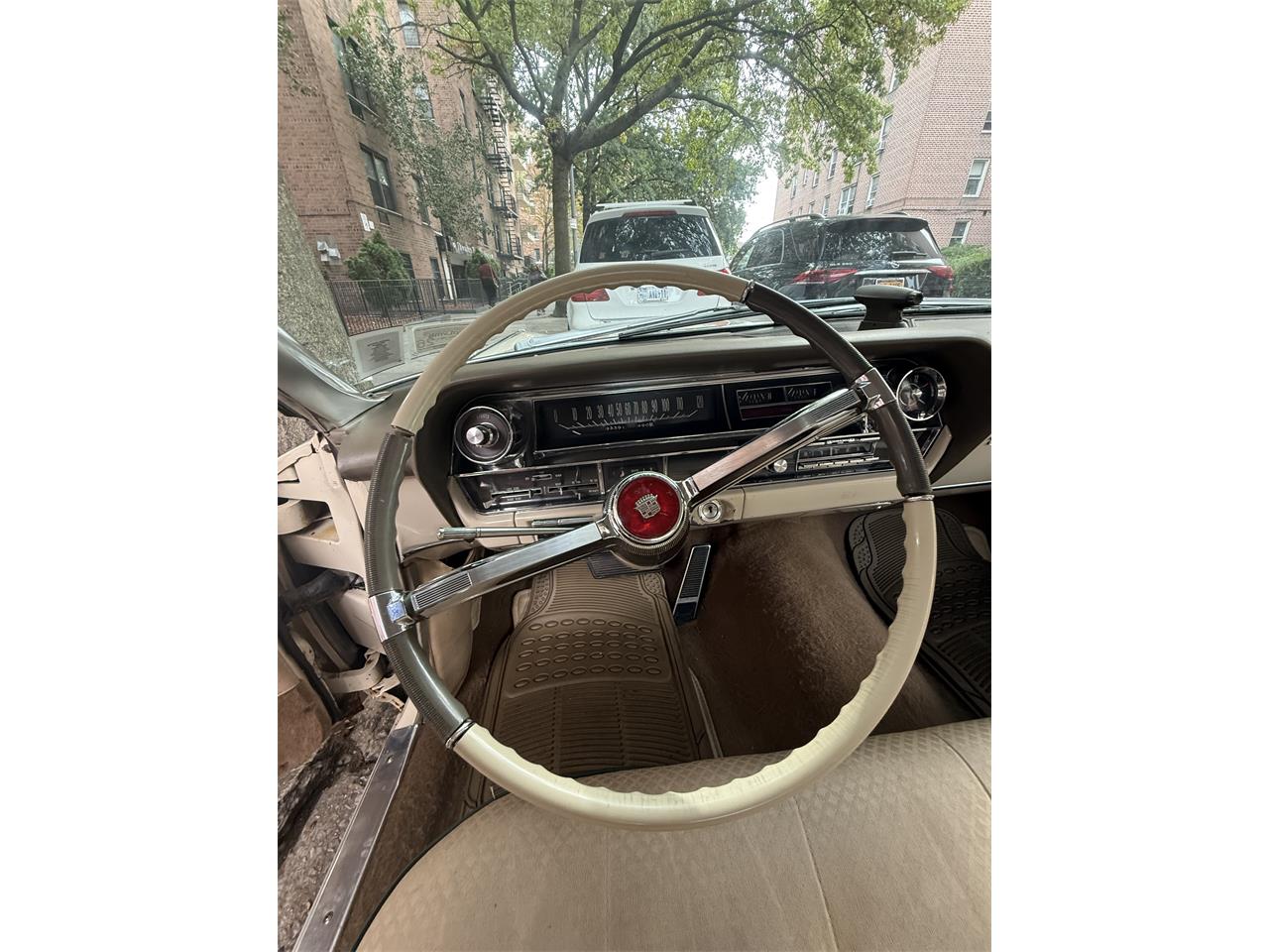 Cadillac-Sedan-deville-1963-Beige-Beige-11