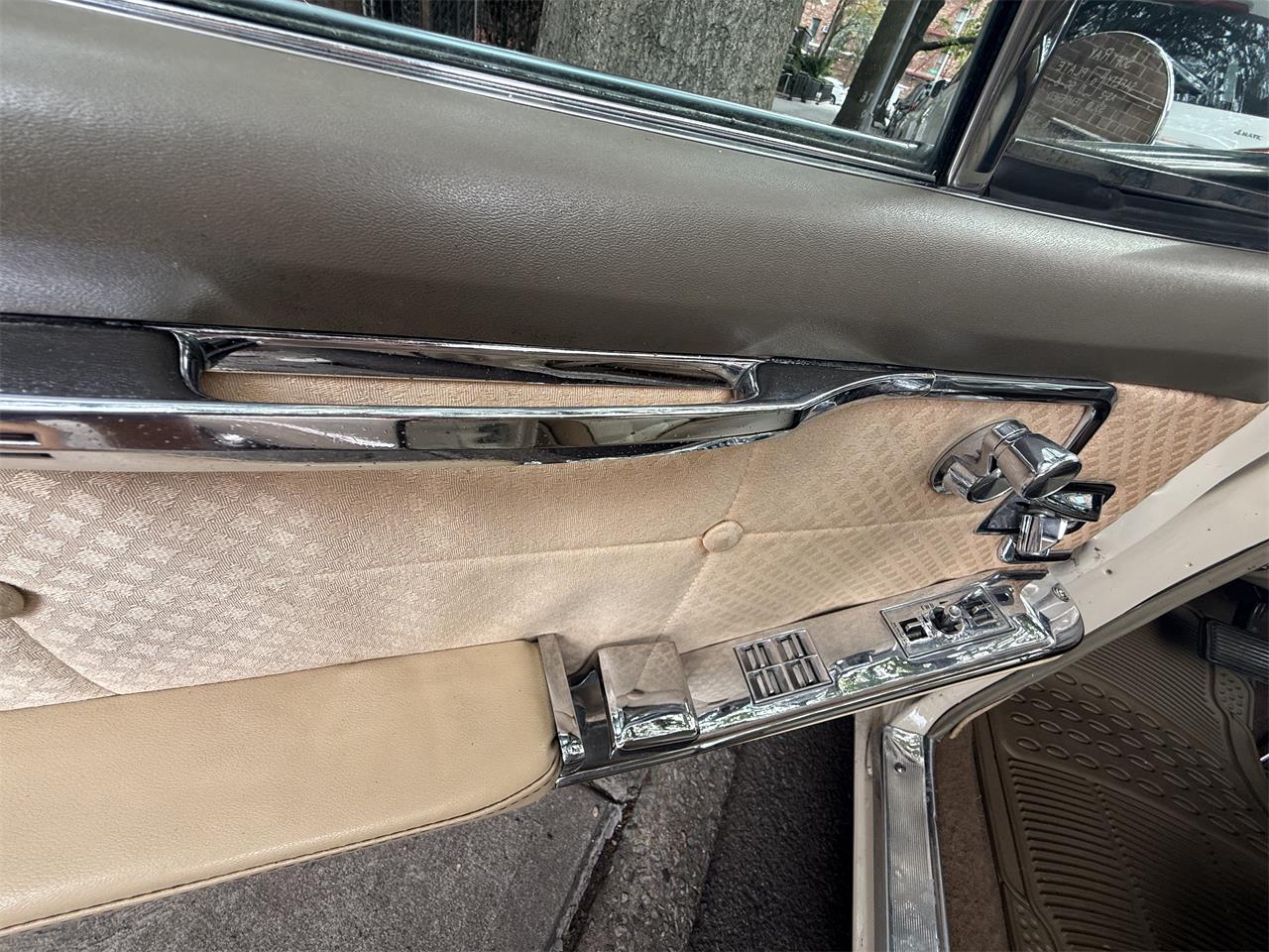 Cadillac-Sedan-deville-1963-Beige-Beige-9