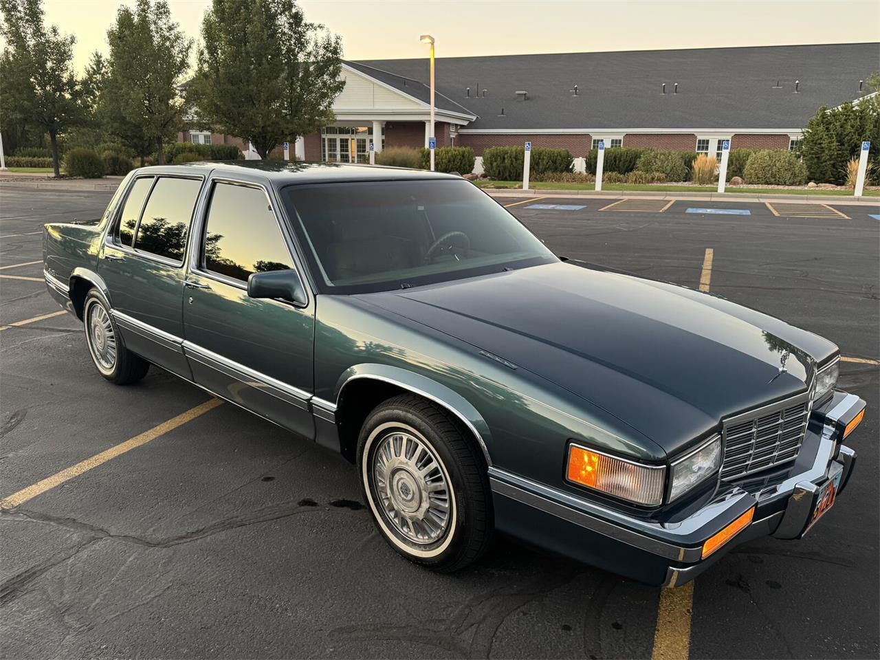 Cadillac-Sedan-deville-1992-Green-Beige