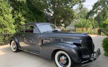 Cadillac-Series-62-1940-Metallic-Gray-Oxblood-1