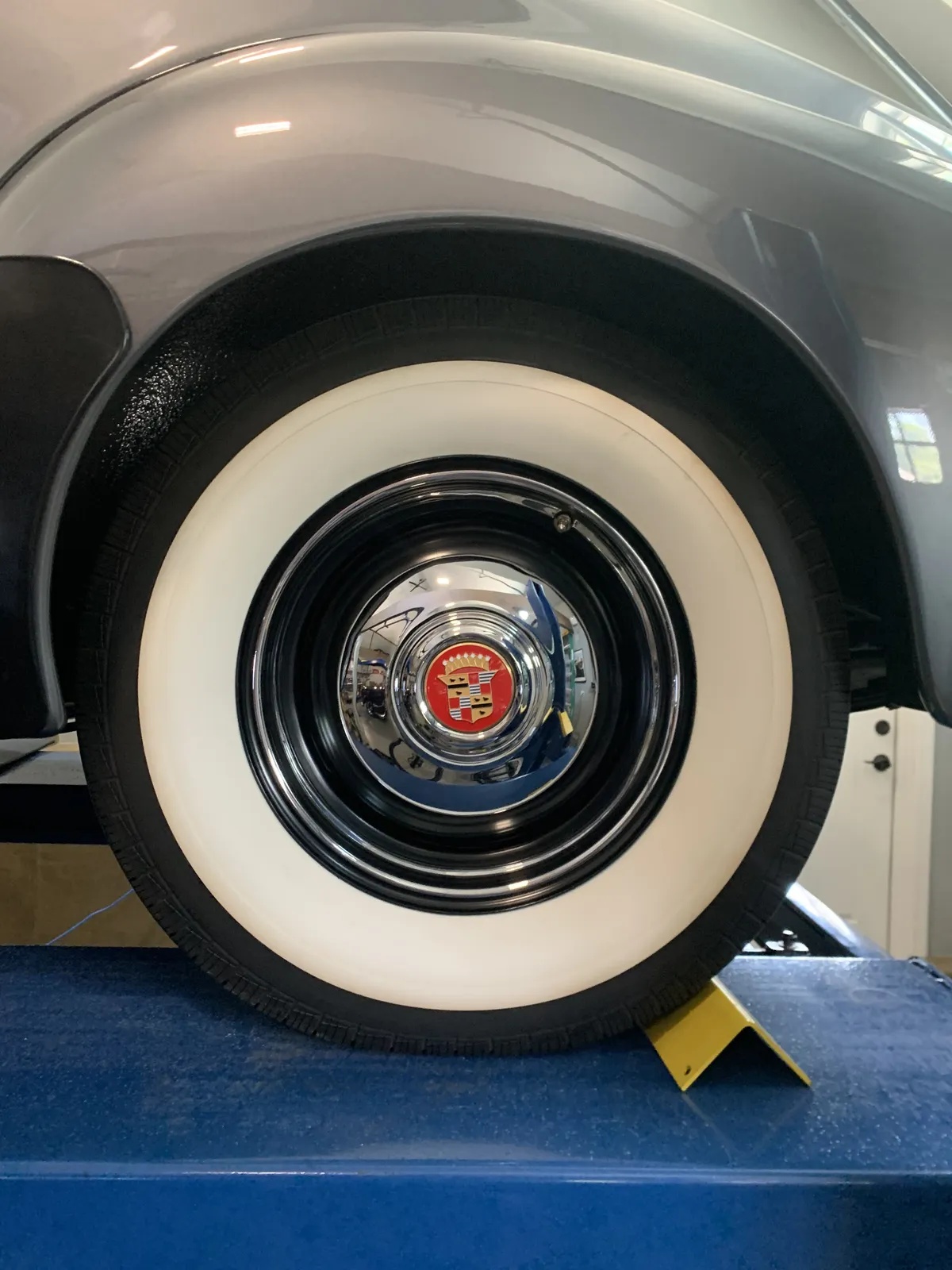 Cadillac-Series-62-1940-Metallic-Gray-Oxblood-11