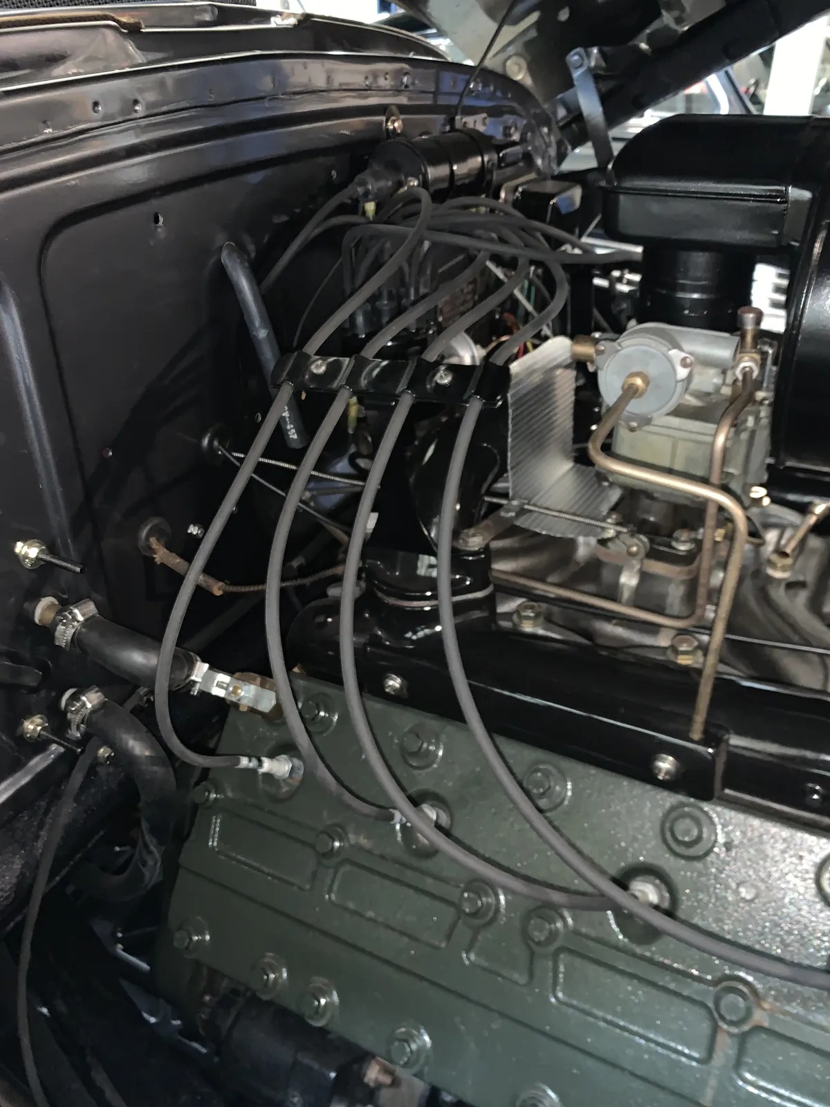 Cadillac-Series-62-1940-Metallic-Gray-Oxblood-12