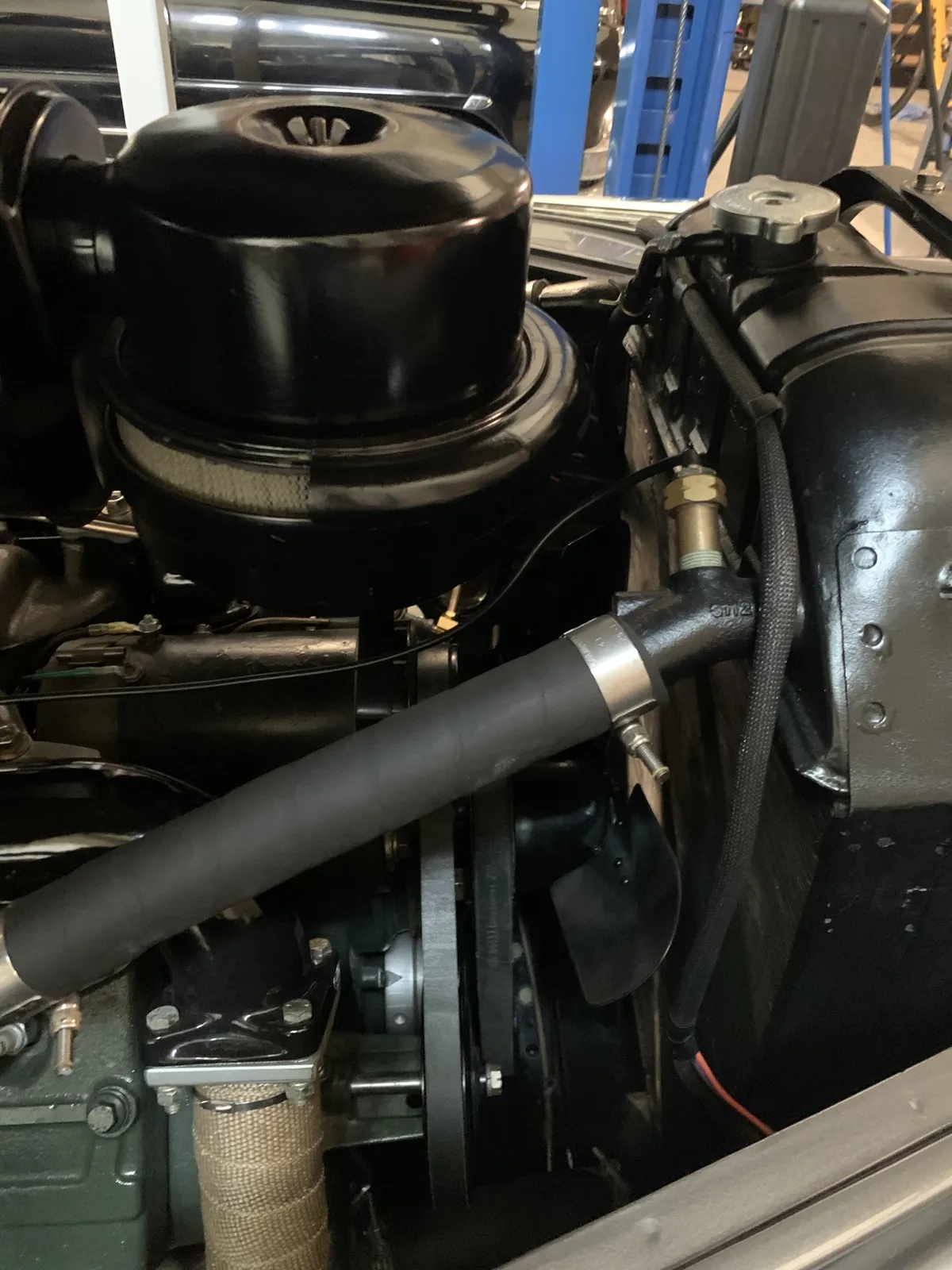 Cadillac-Series-62-1940-Metallic-Gray-Oxblood-13