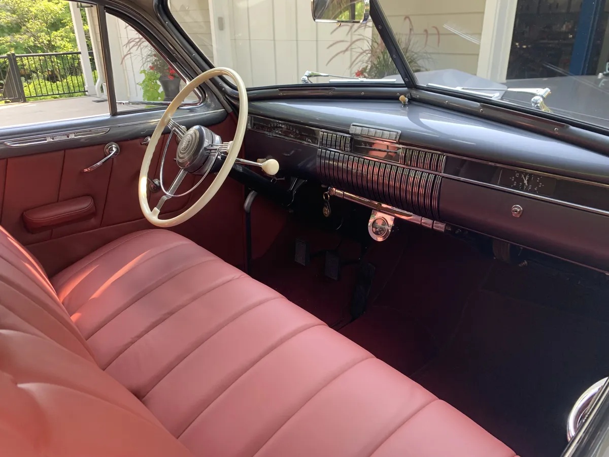 Cadillac-Series-62-1940-Metallic-Gray-Oxblood-19