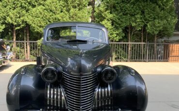 Cadillac-Series-62-1940-Metallic-Gray-Oxblood-2