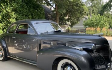 Cadillac-Series-62-1940-Metallic-Gray-Oxblood-3
