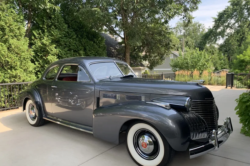 Cadillac-Series-62-1940-Metallic-Gray-Oxblood-4
