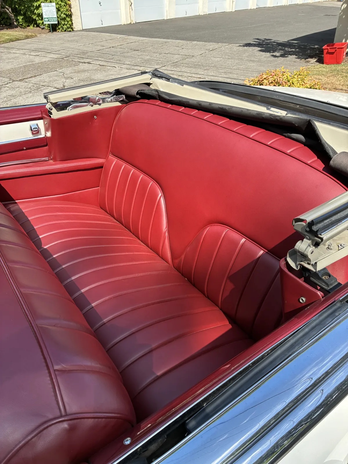 Cadillac-Series-62-1953-Alpine-White-Burgundy-17