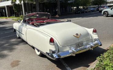 Cadillac-Series-62-1953-Alpine-White-Burgundy-9