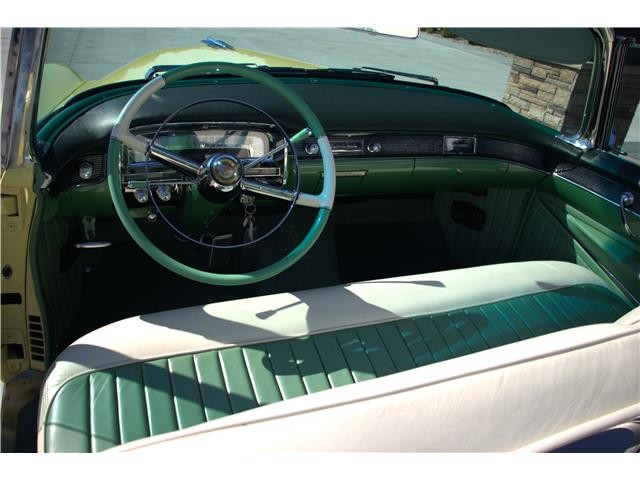 Cadillac-Series-62-1954-Convertible-4