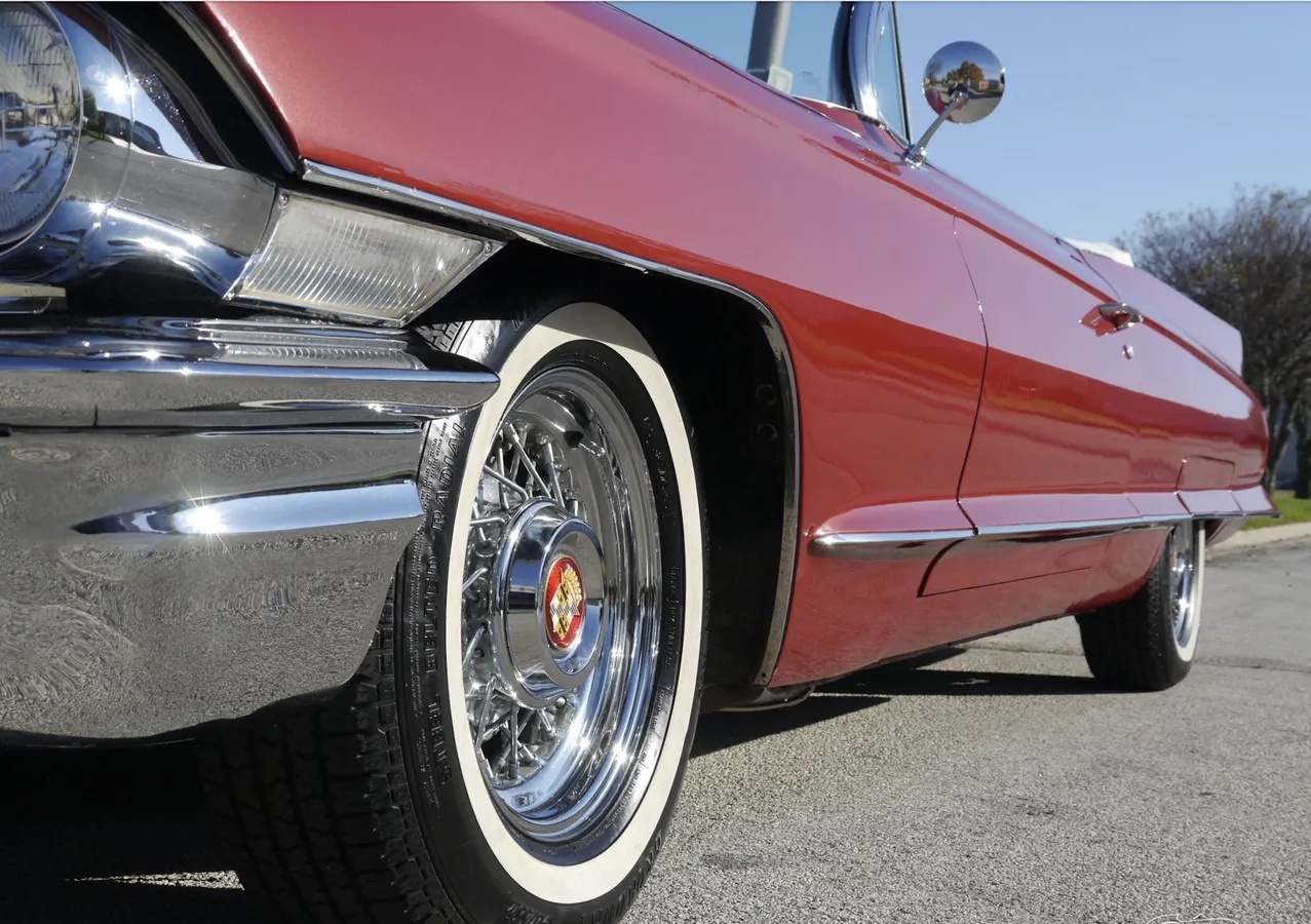 Cadillac-Series-62-1962-Pompeian-Red-White-1