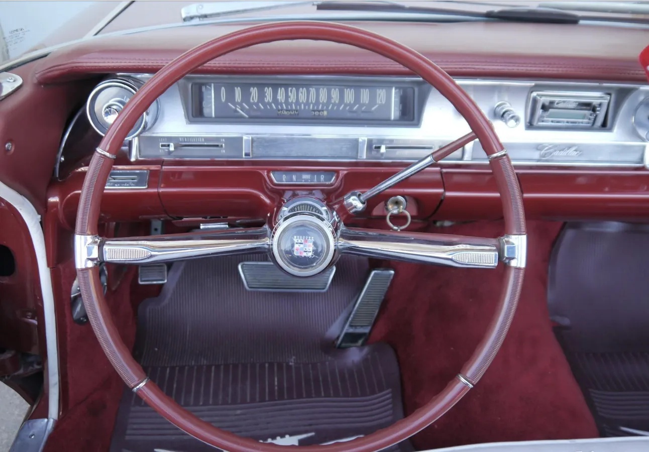 Cadillac-Series-62-1962-Pompeian-Red-White-14