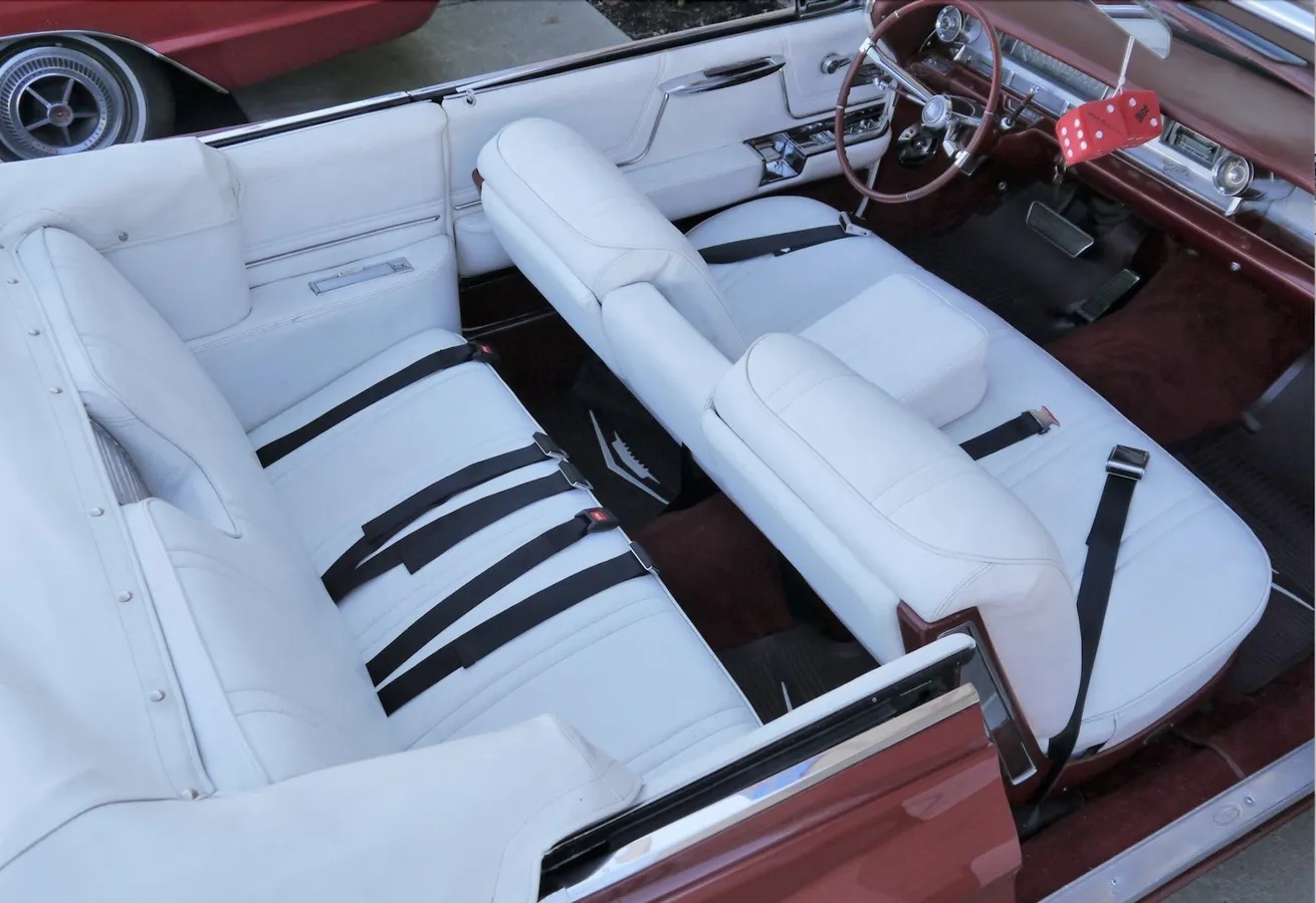 Cadillac-Series-62-1962-Pompeian-Red-White-17