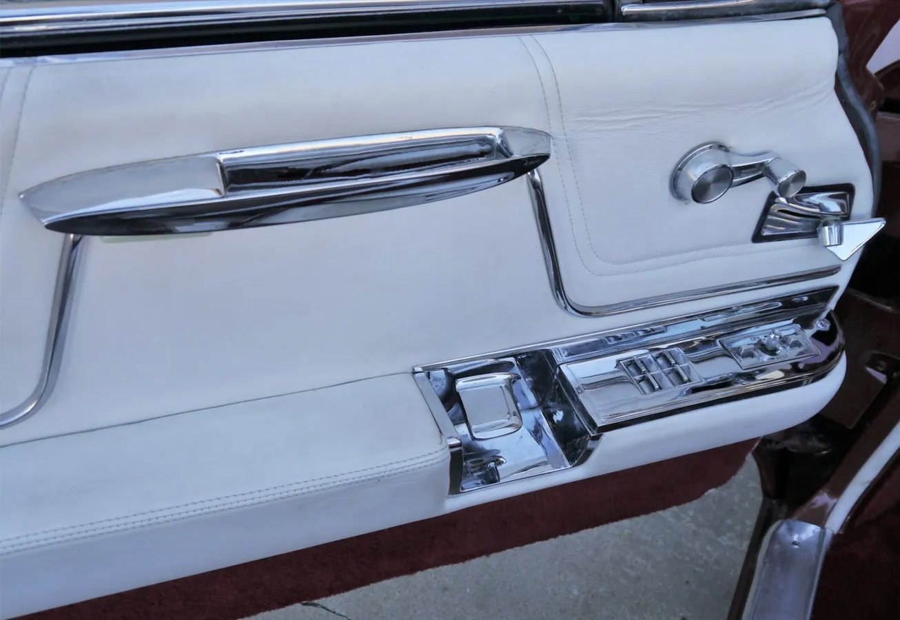 Cadillac-Series-62-1962-Pompeian-Red-White-19