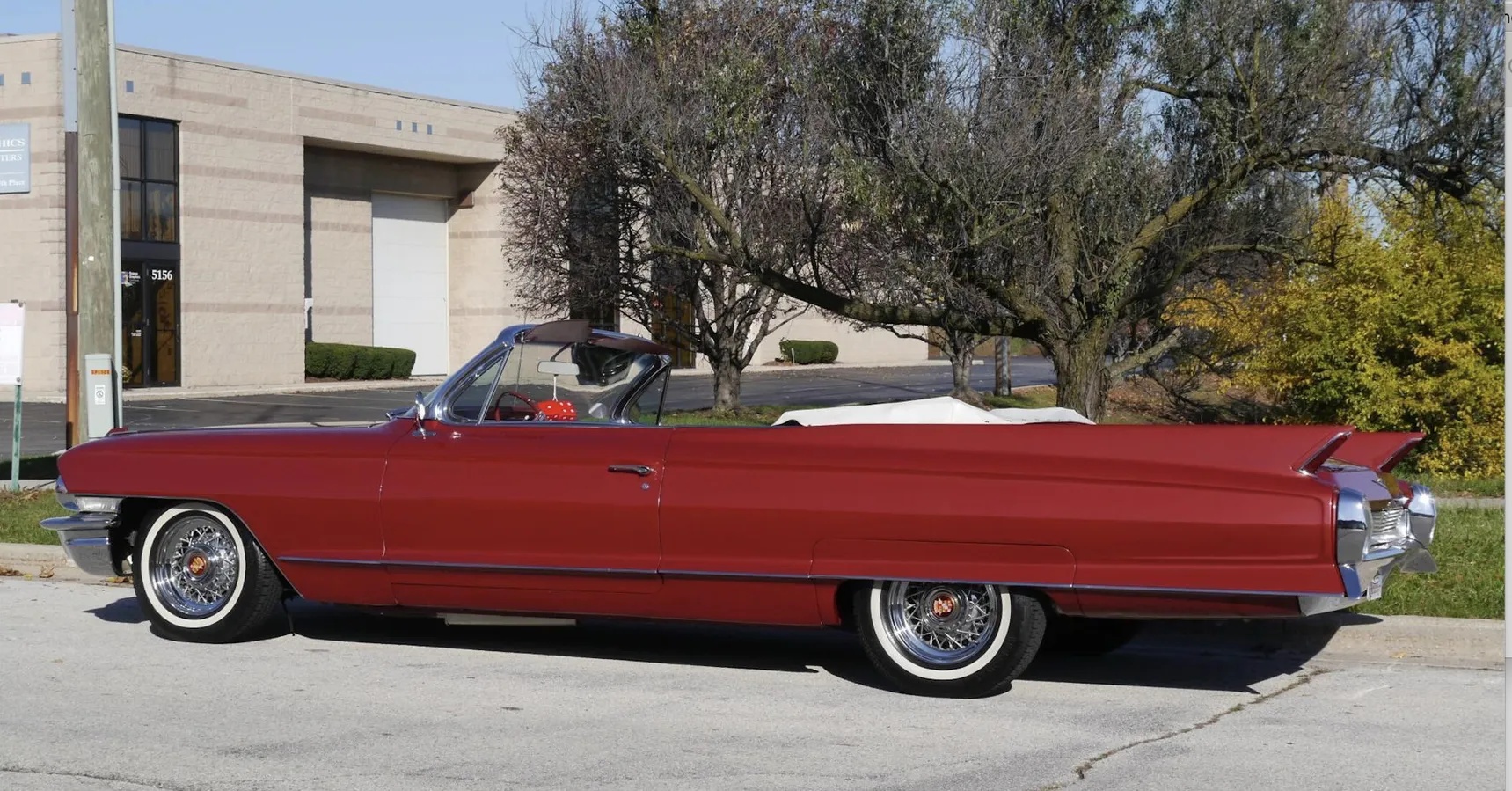 Cadillac-Series-62-1962-Pompeian-Red-White-2