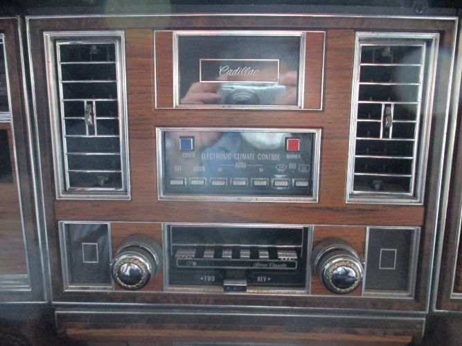 Cadillac-Seville-1980-White-11