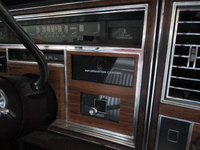 Cadillac-Seville-1980-White-12