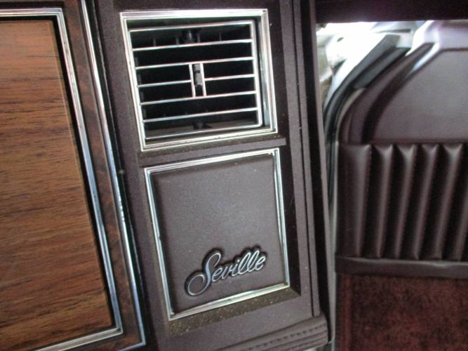 Cadillac-Seville-1980-White-13