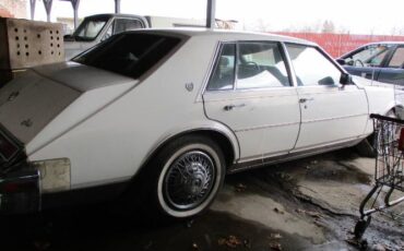 Cadillac-Seville-1980-White-4