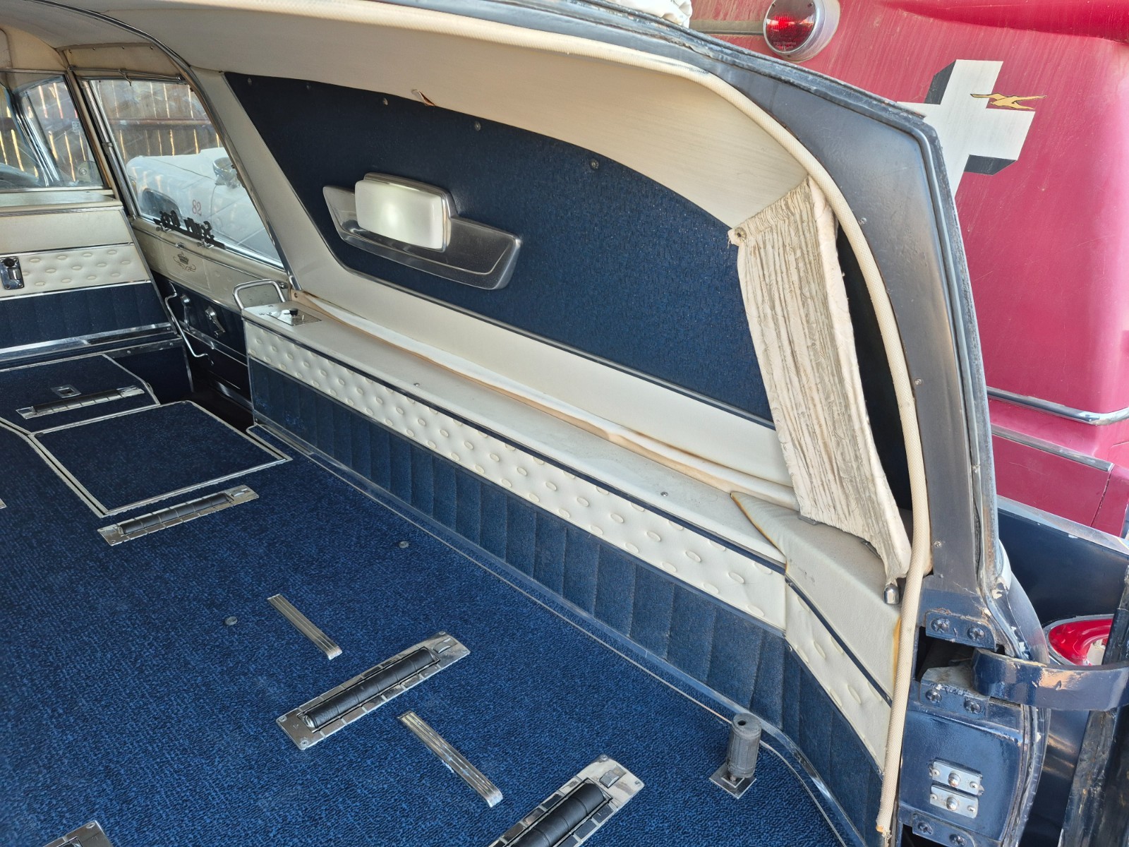 Cadillac-Superior-1962-Hearse-10