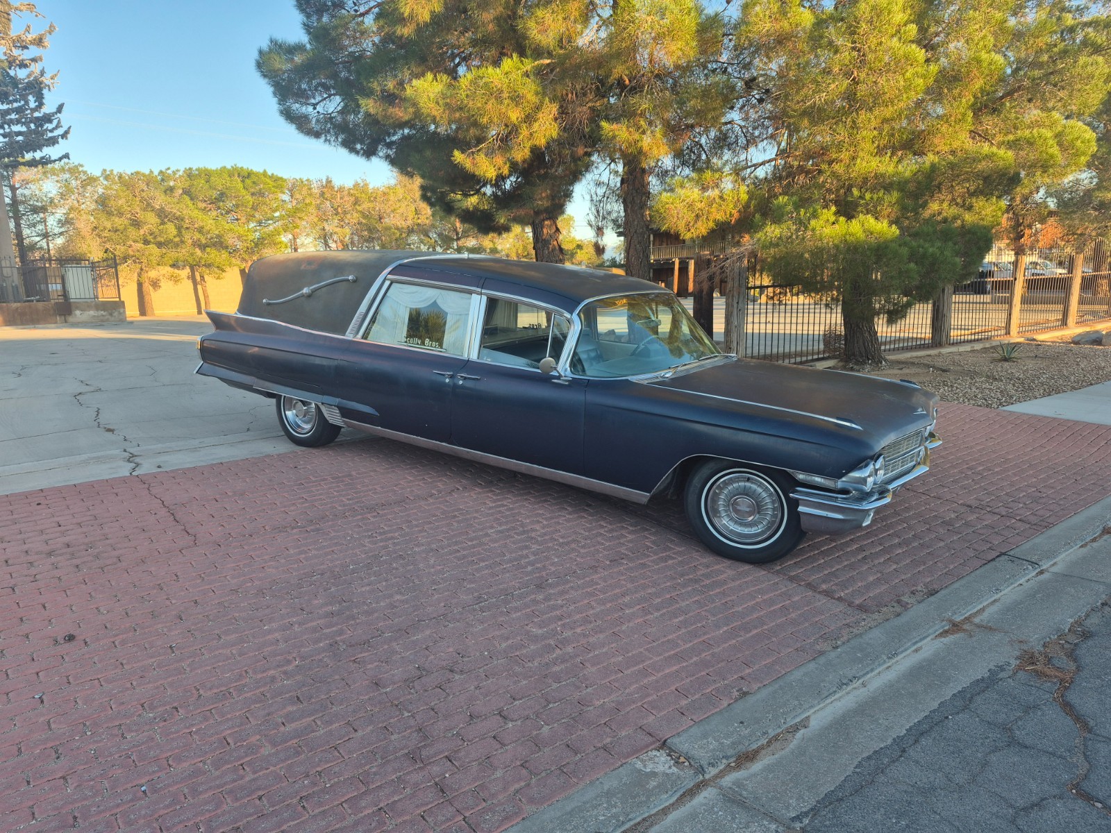 Cadillac-Superior-1962-Hearse-2