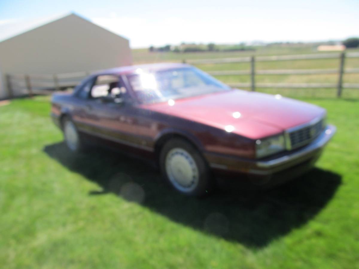 Cadillac-allante-1987-red-4
