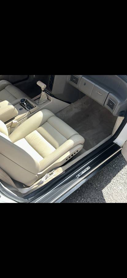 Cadillac-allante-1993
