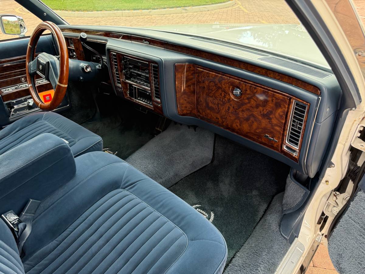 Cadillac-brougham-1992-white-10