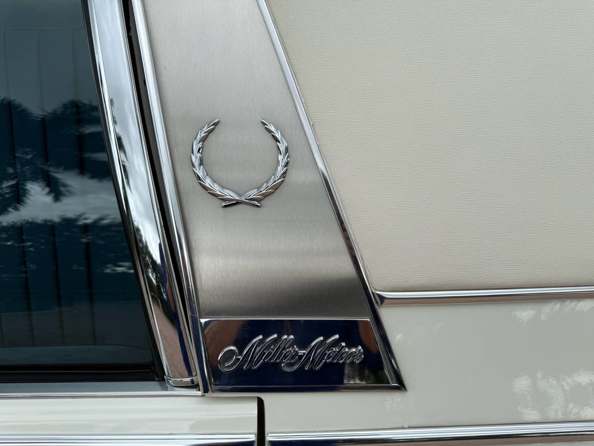 Cadillac-brougham-1992-white-11