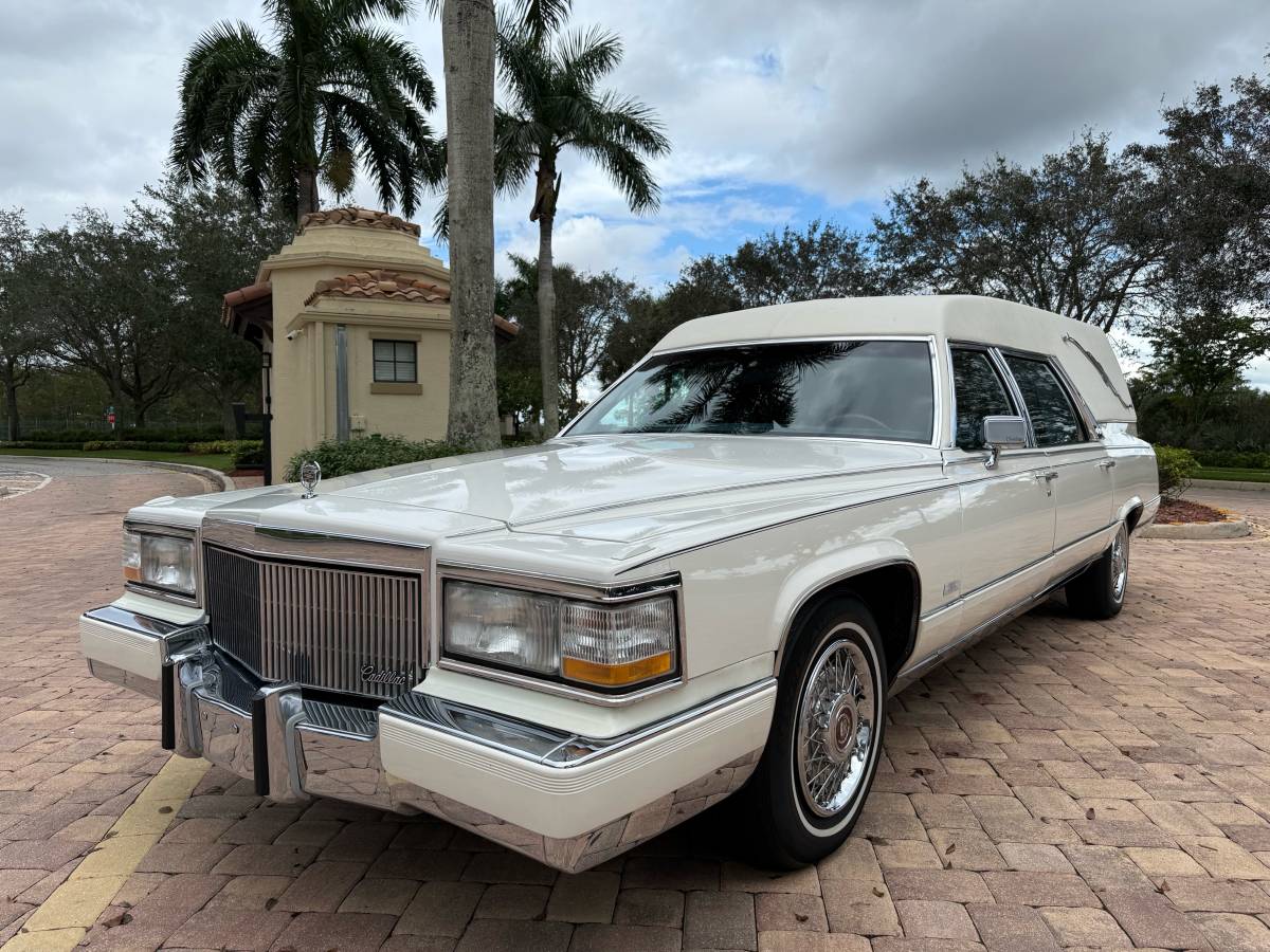 Cadillac-brougham-1992-white-20